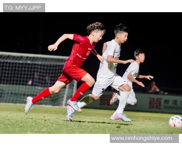 足球星光璀璨聚焦全球巨星荣耀与巅峰对决的精彩瞬间